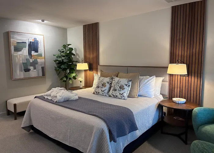Discovery Inn