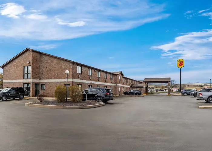 Super 8 By Wyndham Farmington