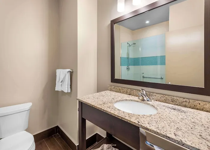 Best Western Plus Hotel Montreal