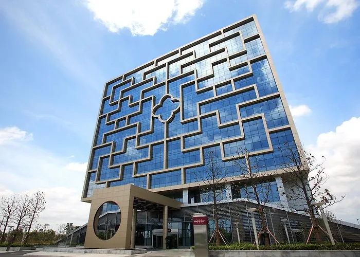 Mercure Suzhou Park Hotel & Suites