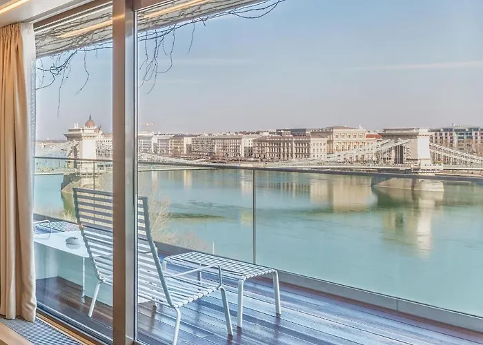 Lanchid 19 Design Hotel